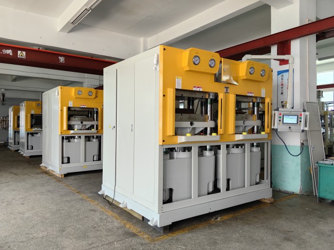 高爾夫球具、運(yùn)動器材成型使用碳纖維熱壓機(jī)