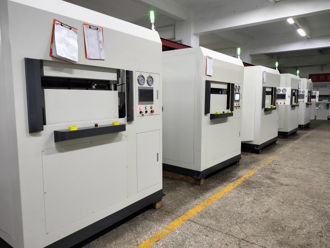新材料：碳纖、玻纖、復(fù)合材料熱壓成型機(jī)技術(shù)